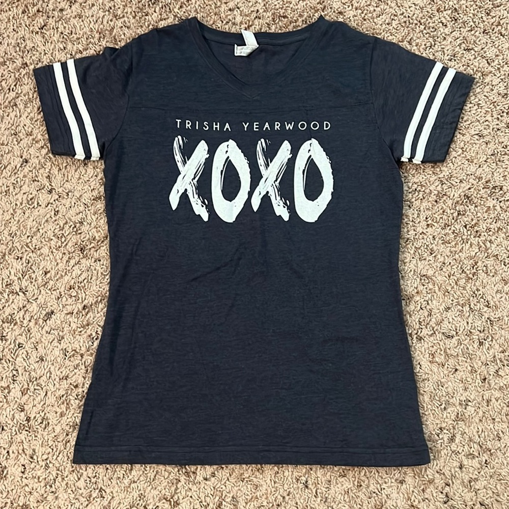 Trisha Yearwood XOXO shirt